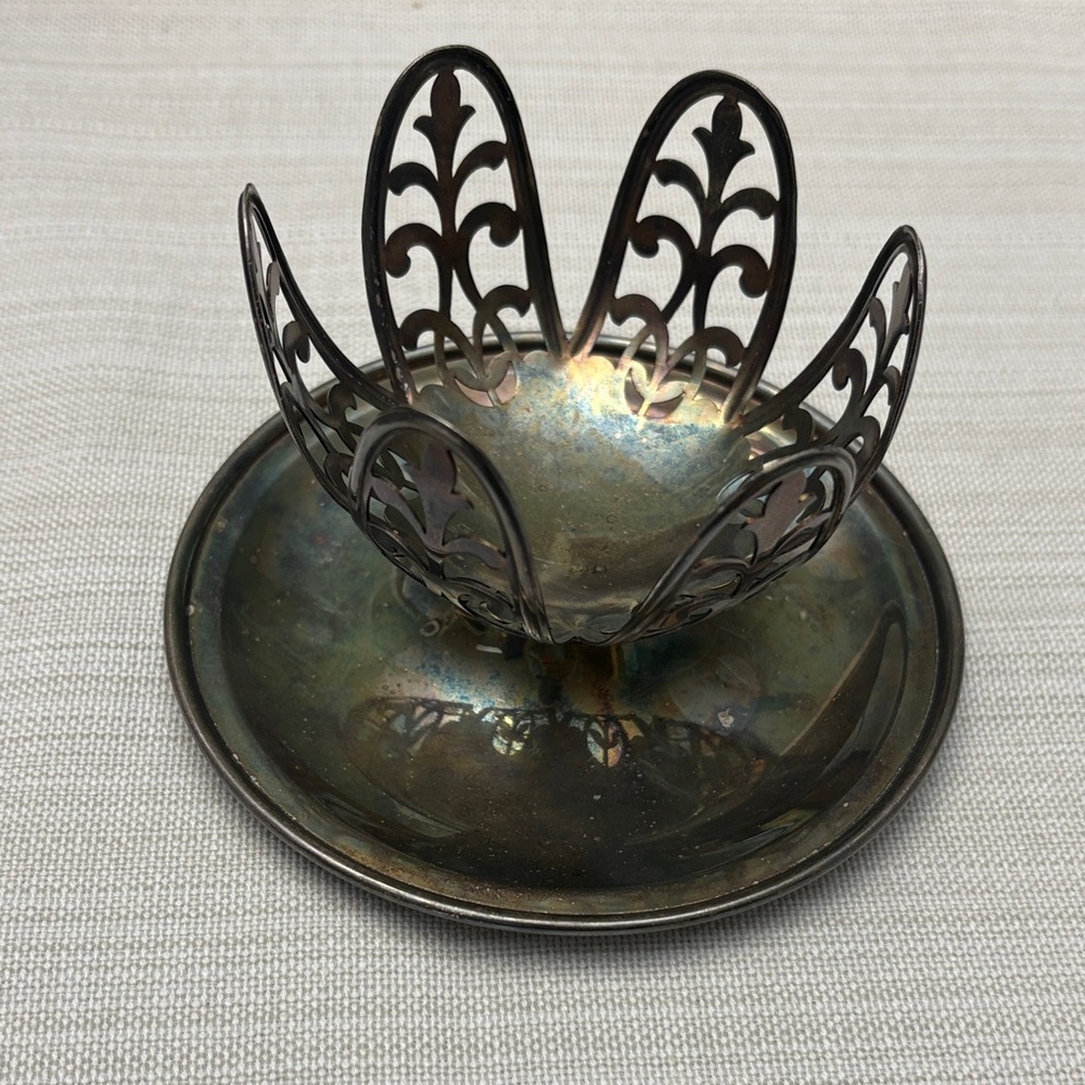Vintage silver plate grapefruit holder